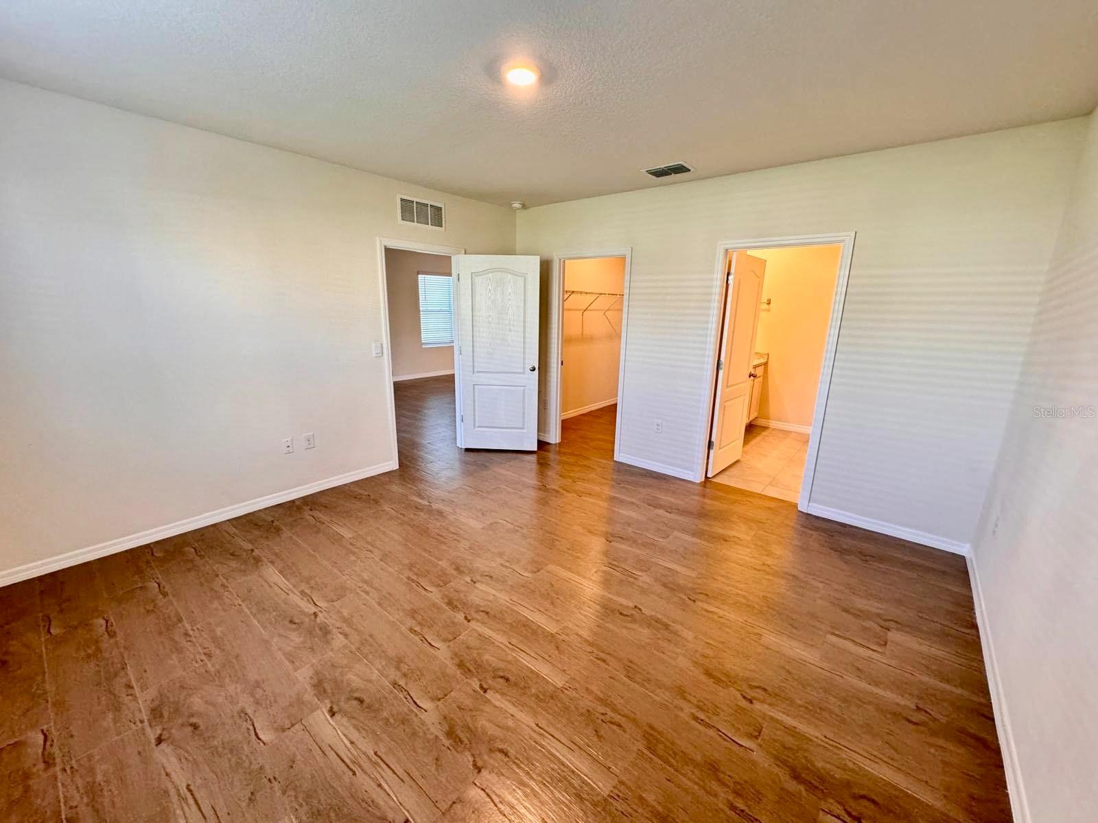 LAKE DENHAM ESTATES - Residential Lease