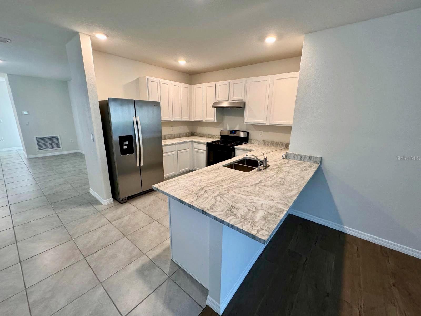 LAKE DENHAM ESTATES - Residential Lease