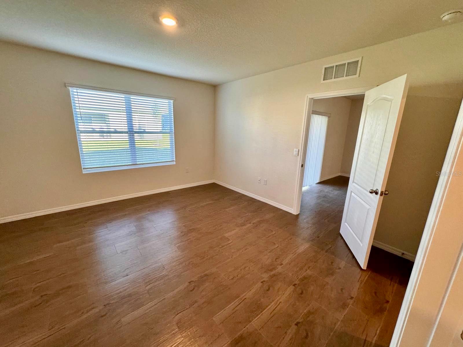 LAKE DENHAM ESTATES - Residential Lease