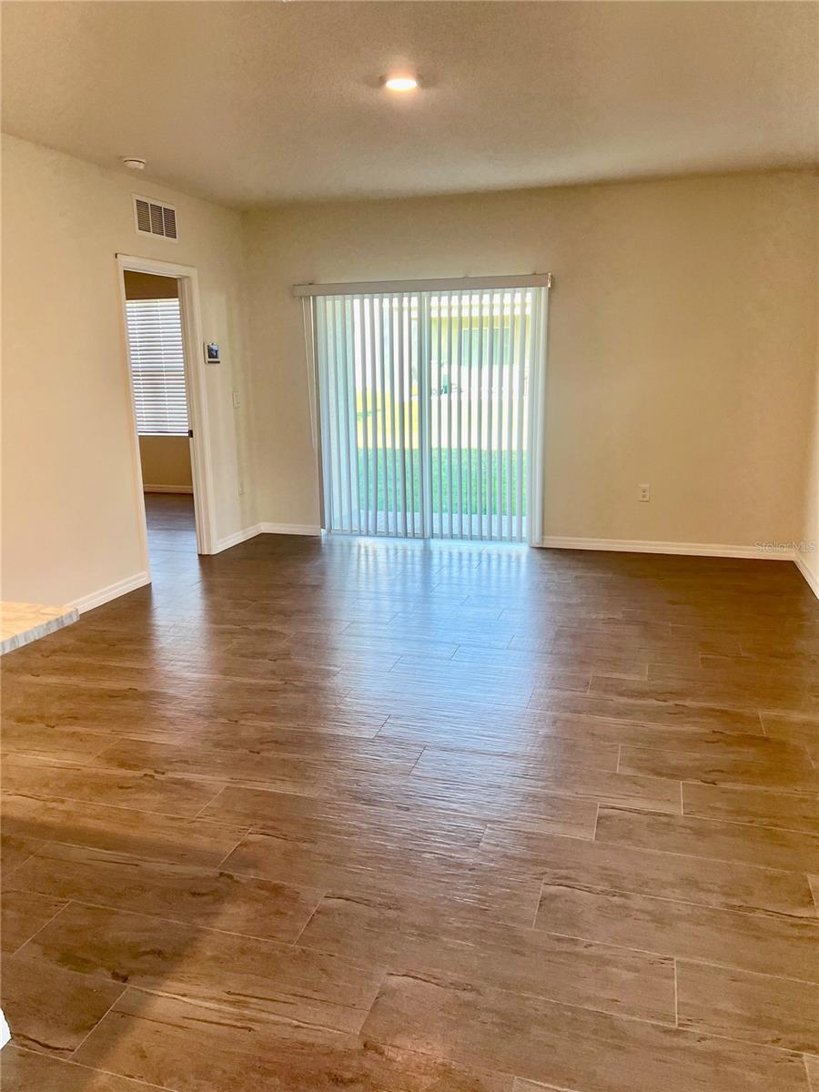 LAKE DENHAM ESTATES - Residential Lease