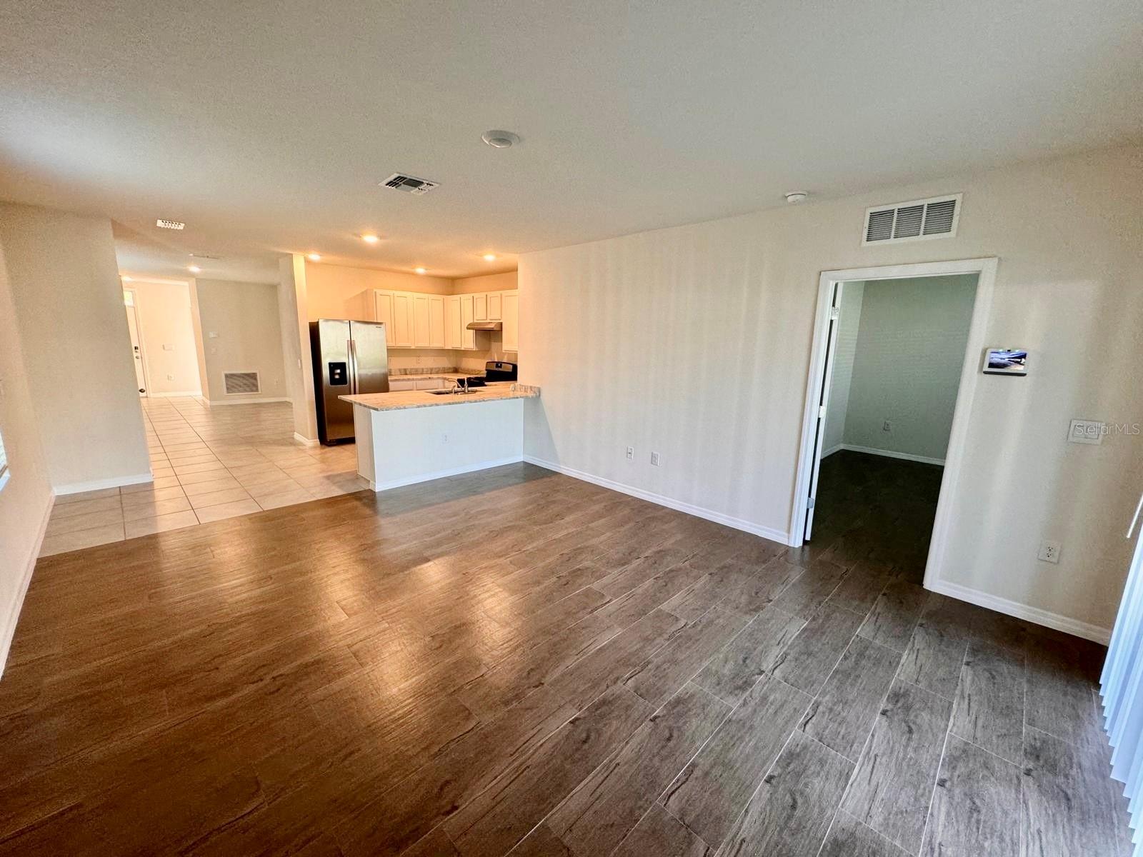 LAKE DENHAM ESTATES - Residential Lease