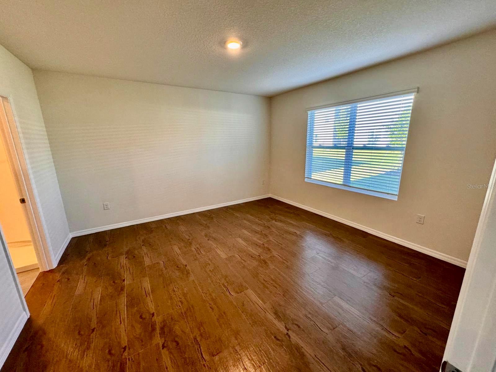 LAKE DENHAM ESTATES - Residential Lease