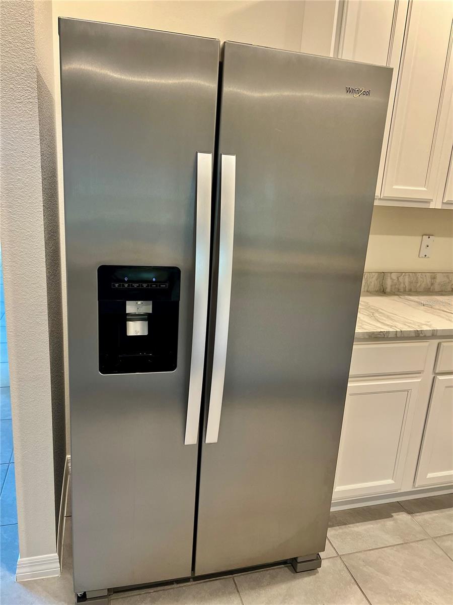 LAKE DENHAM ESTATES - Residential Lease