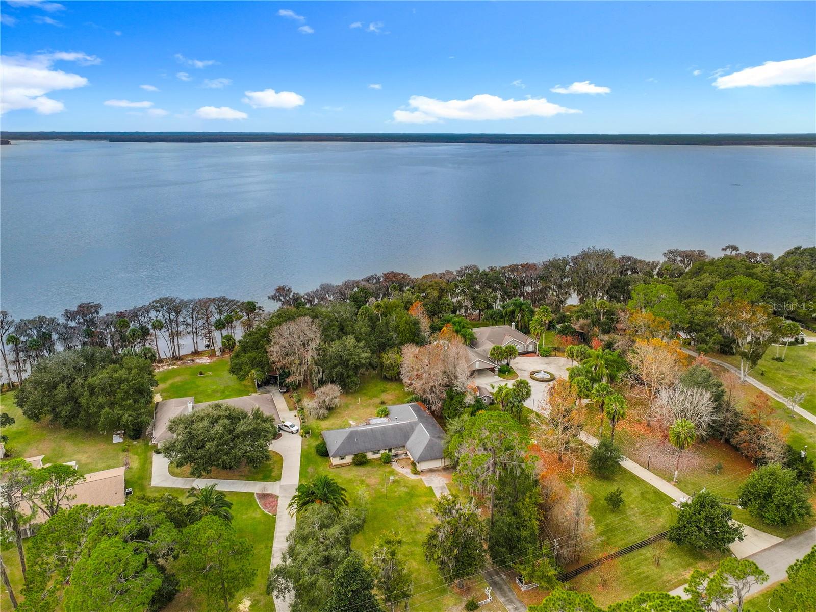 LAKE LOCHLOOSE SHORES - Residential