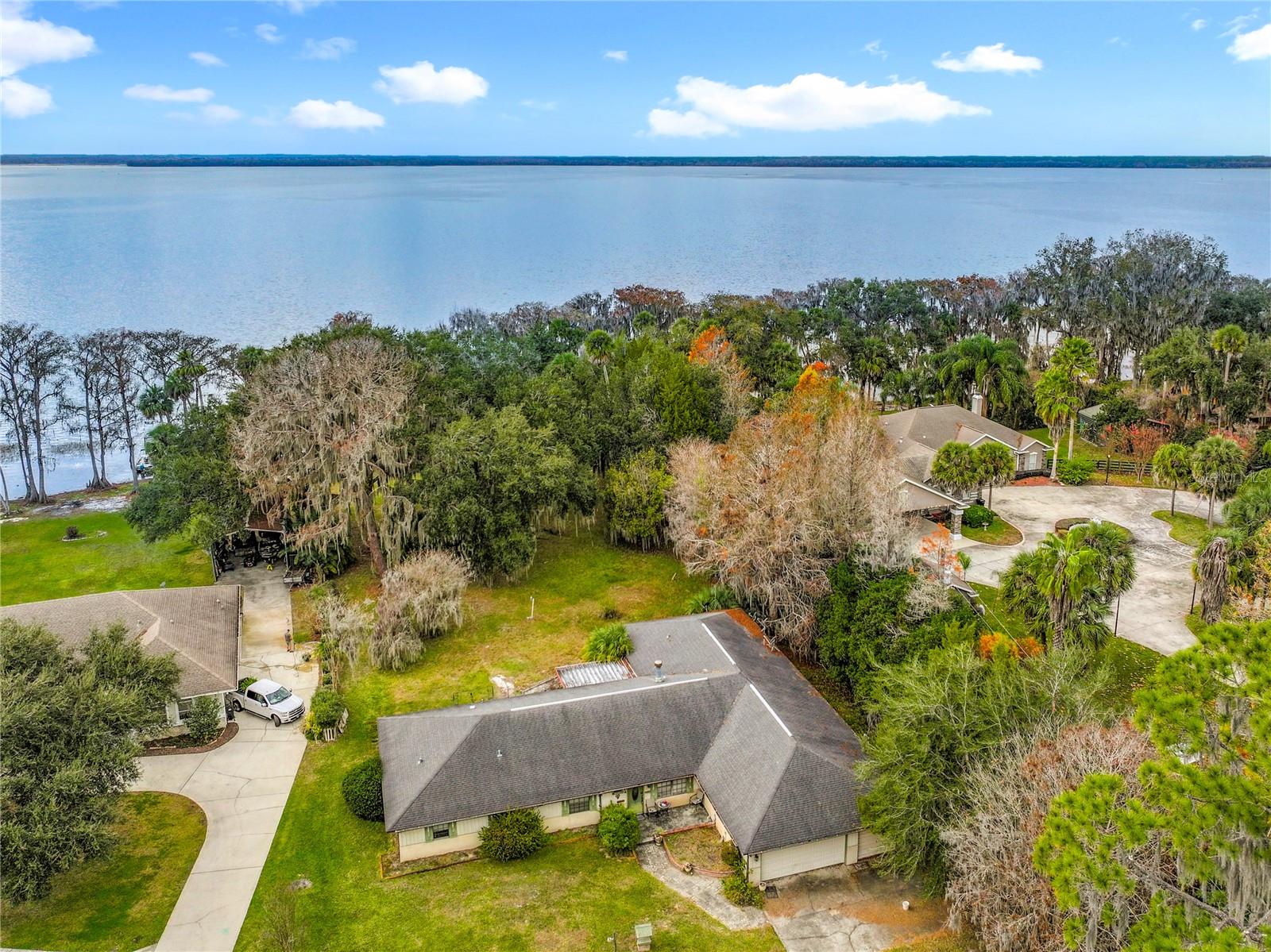 LAKE LOCHLOOSE SHORES - Residential