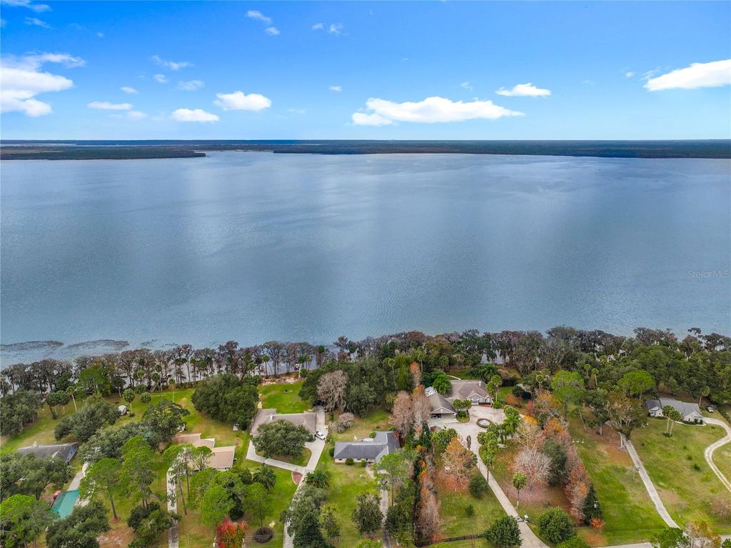 Photo of 14102 SE 201st Terrace, Hawthorne, FL 32640 (MLS # TB8459126)