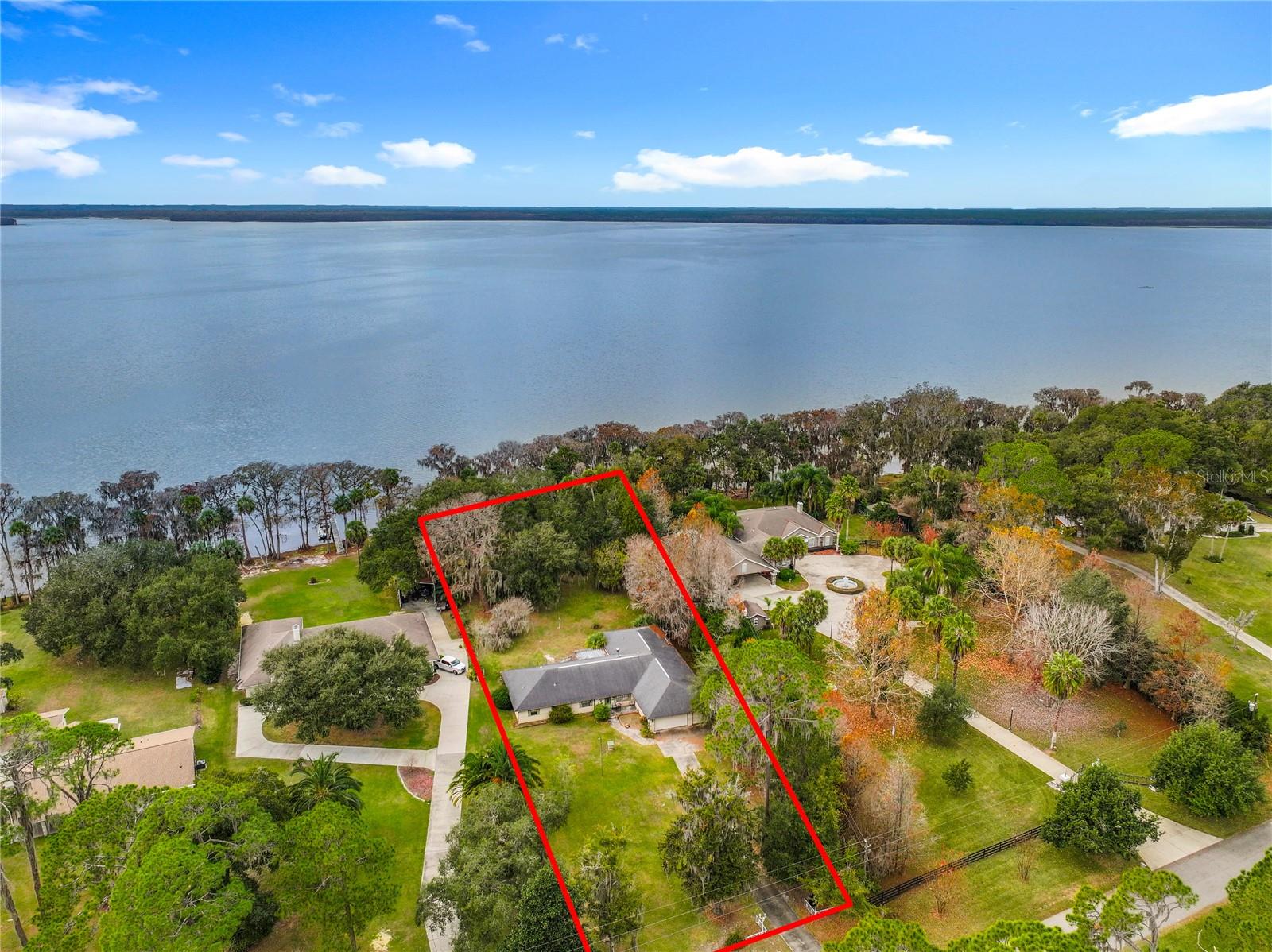 LAKE LOCHLOOSE SHORES - Residential