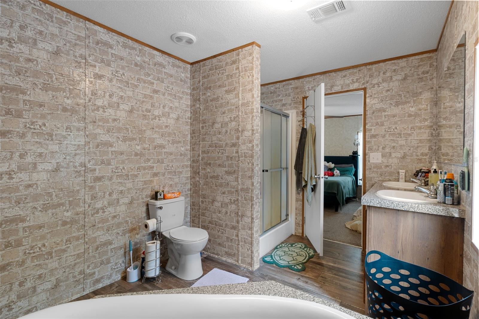 LAKEWOOD ACRES SUB - Residential