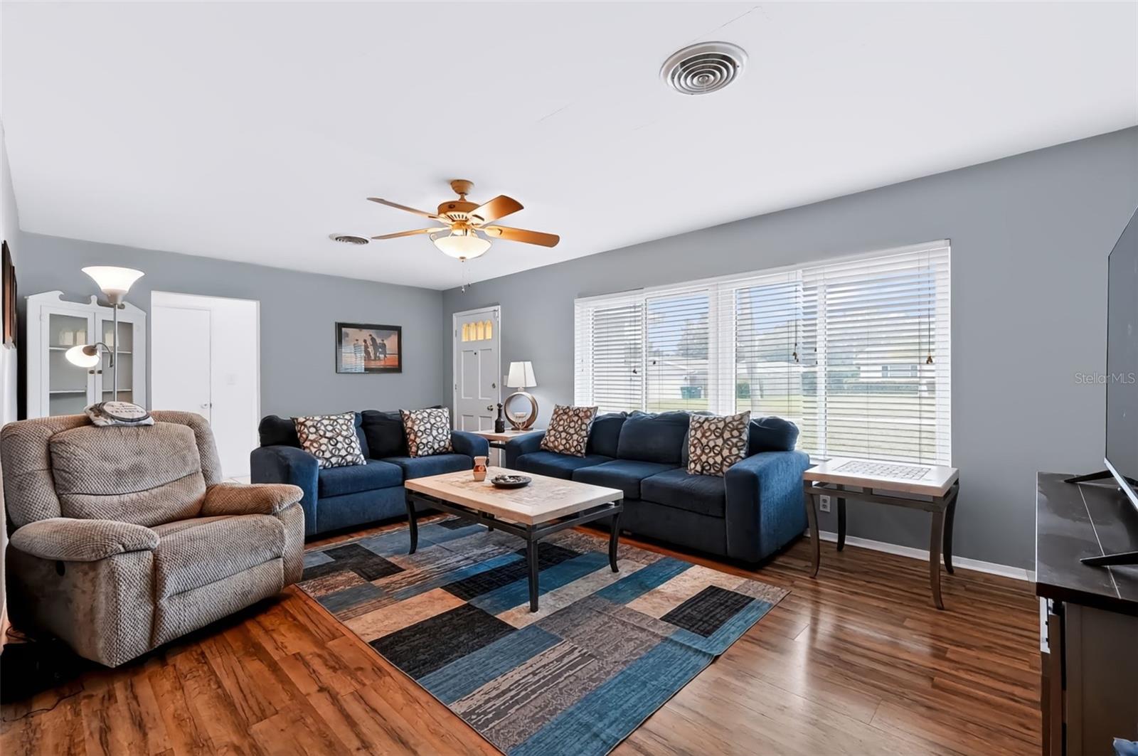 1491 HUNT LANE