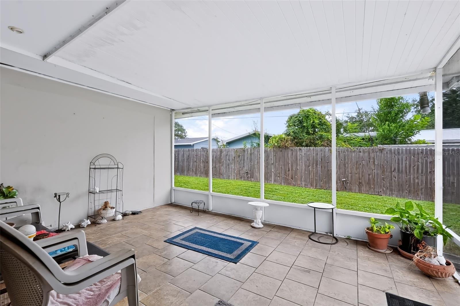 1491 HUNT LANE