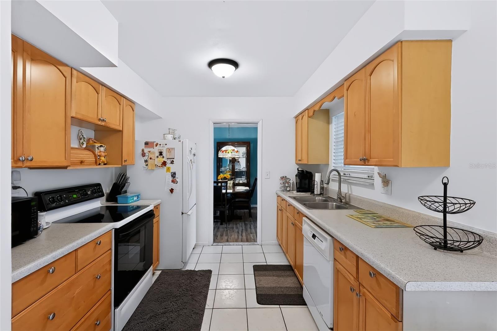 1491 HUNT LANE