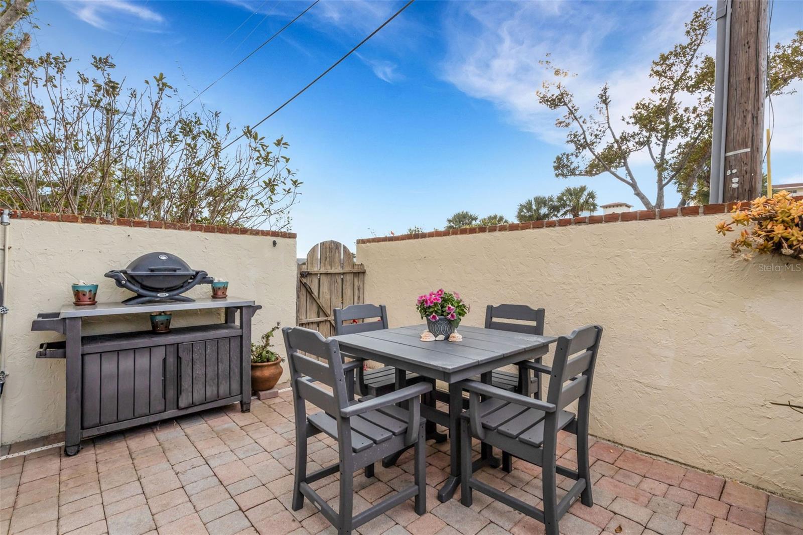 SUTTON PLACE - Residential