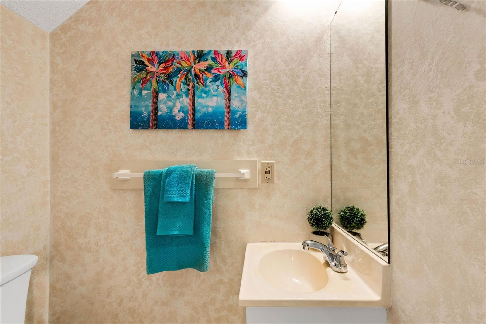 SUTTON PLACE - Residential