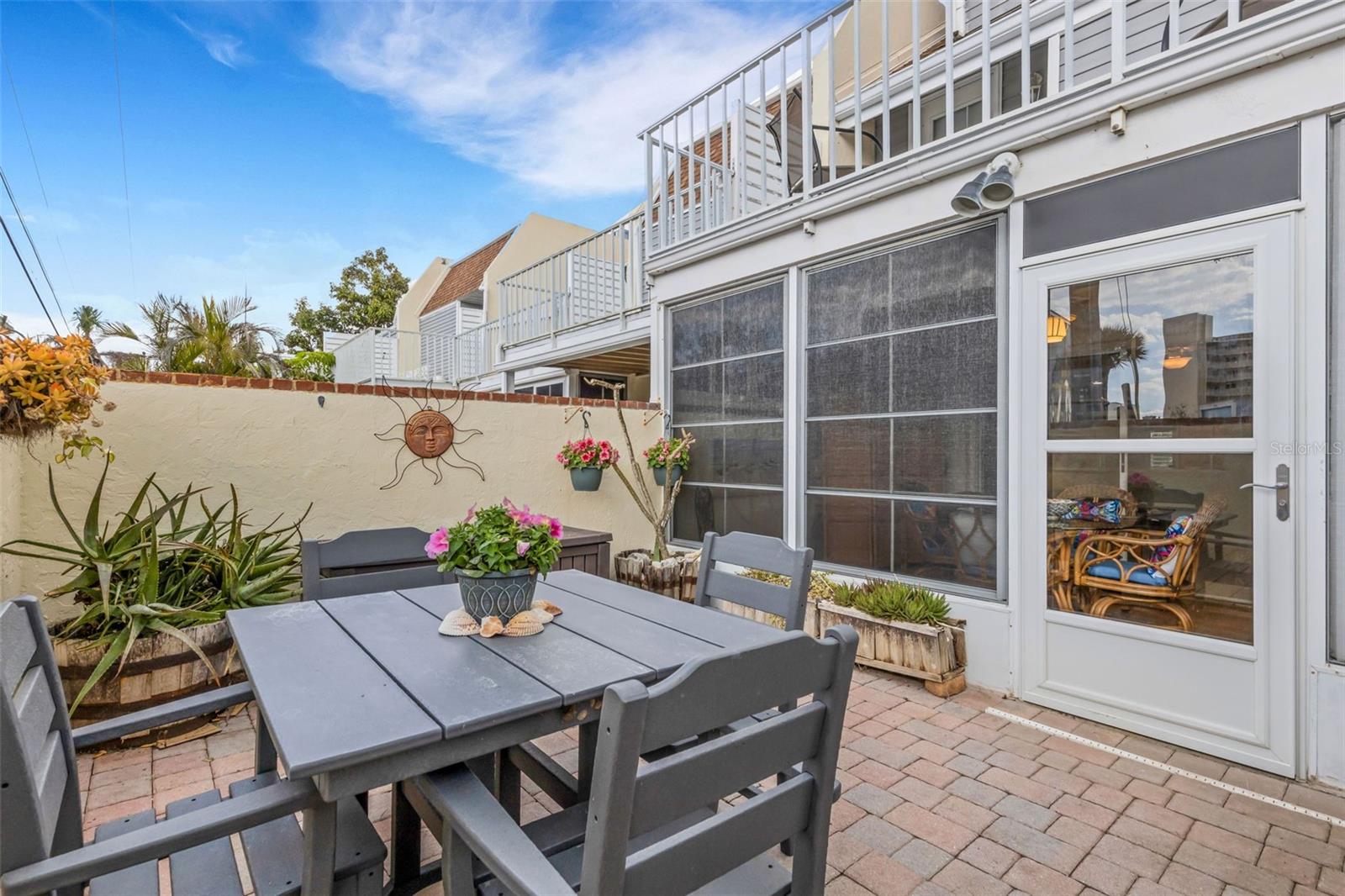 SUTTON PLACE - Residential