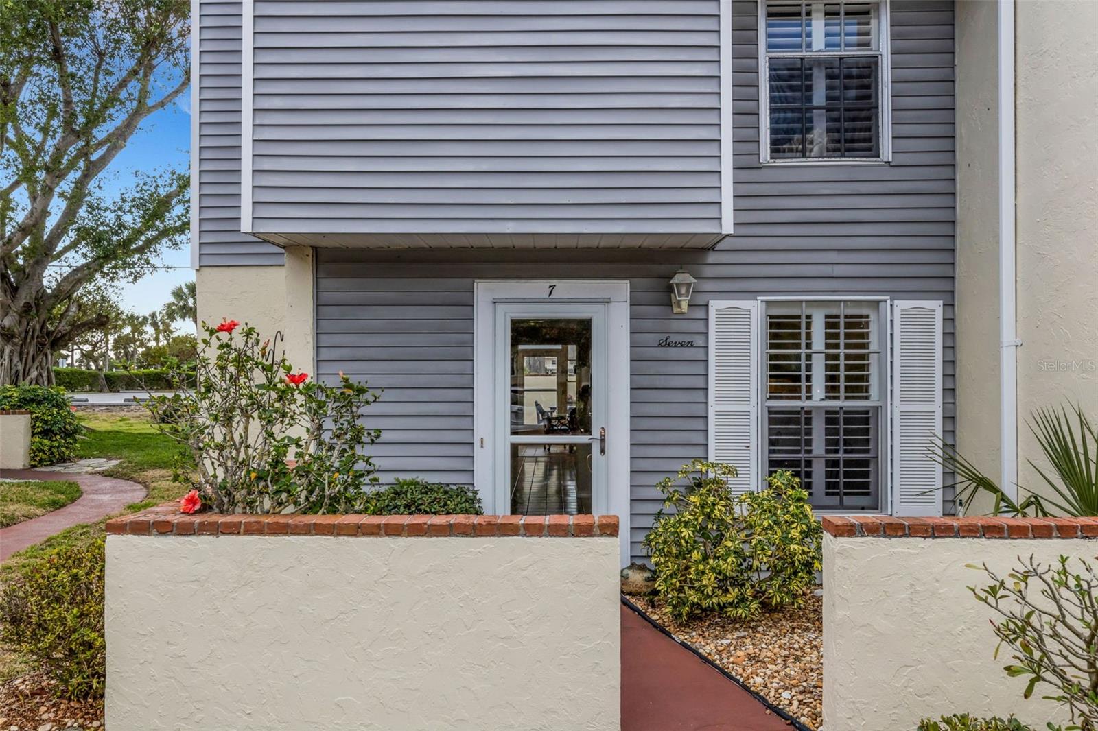 SUTTON PLACE - Residential