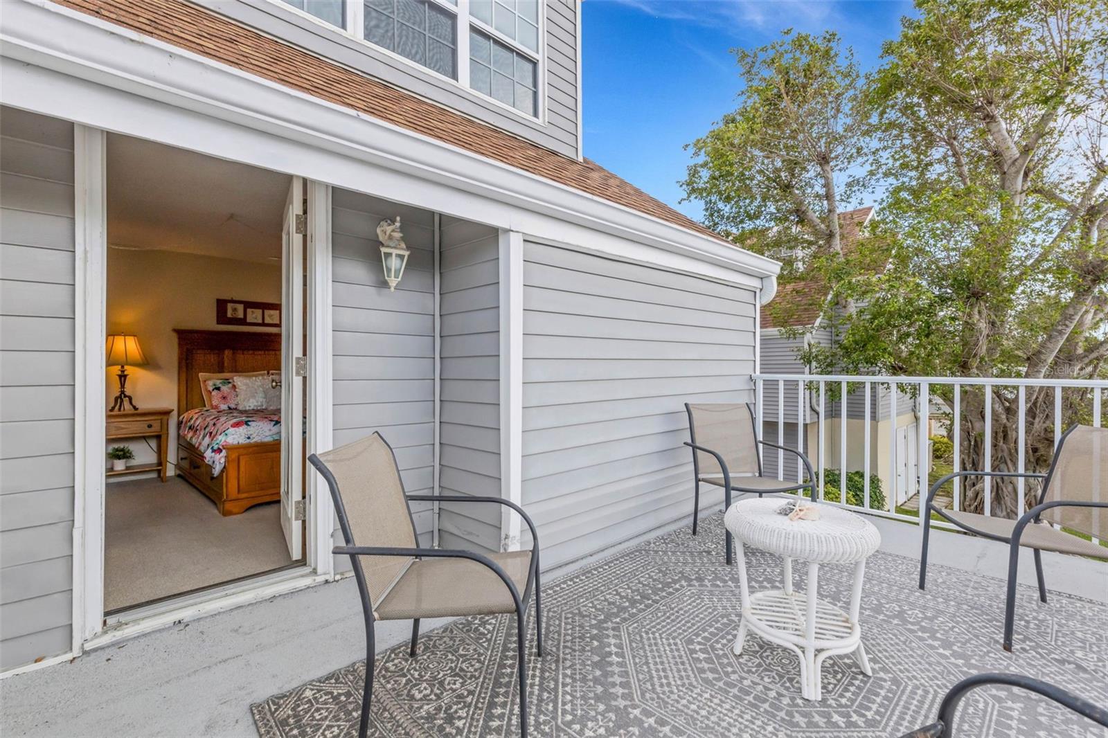 SUTTON PLACE - Residential