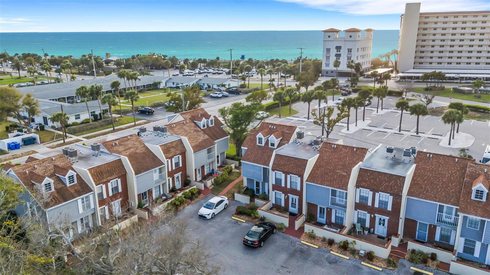 SUTTON PLACE - Residential