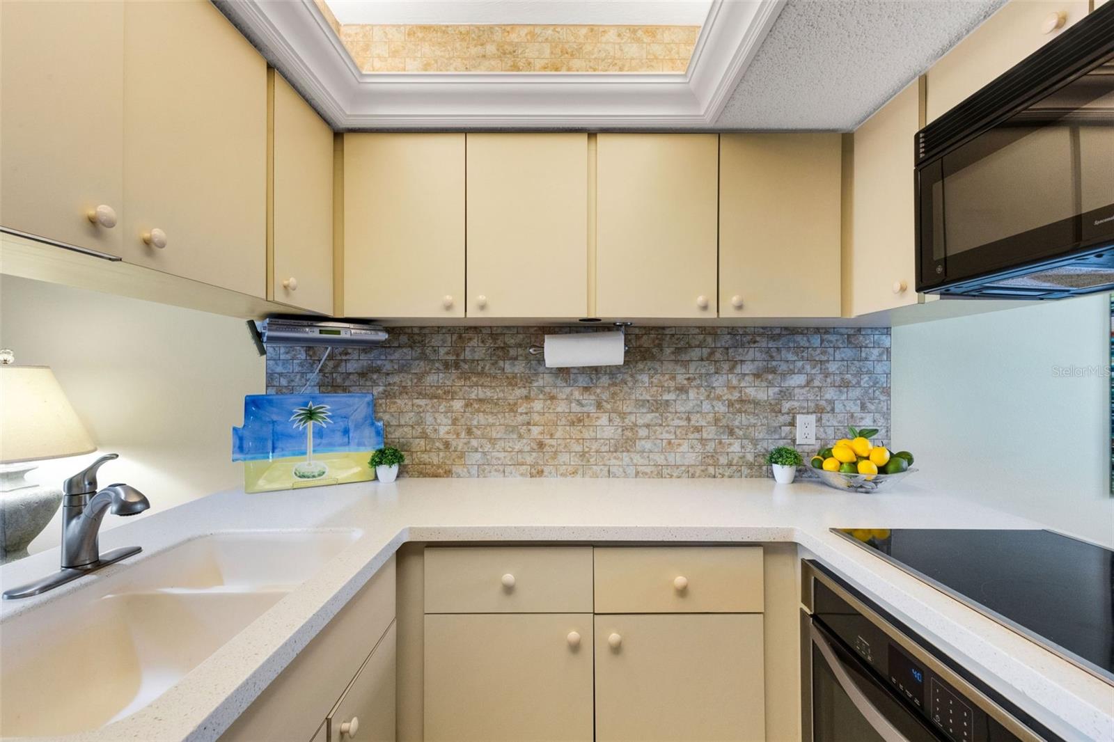 SUTTON PLACE - Residential