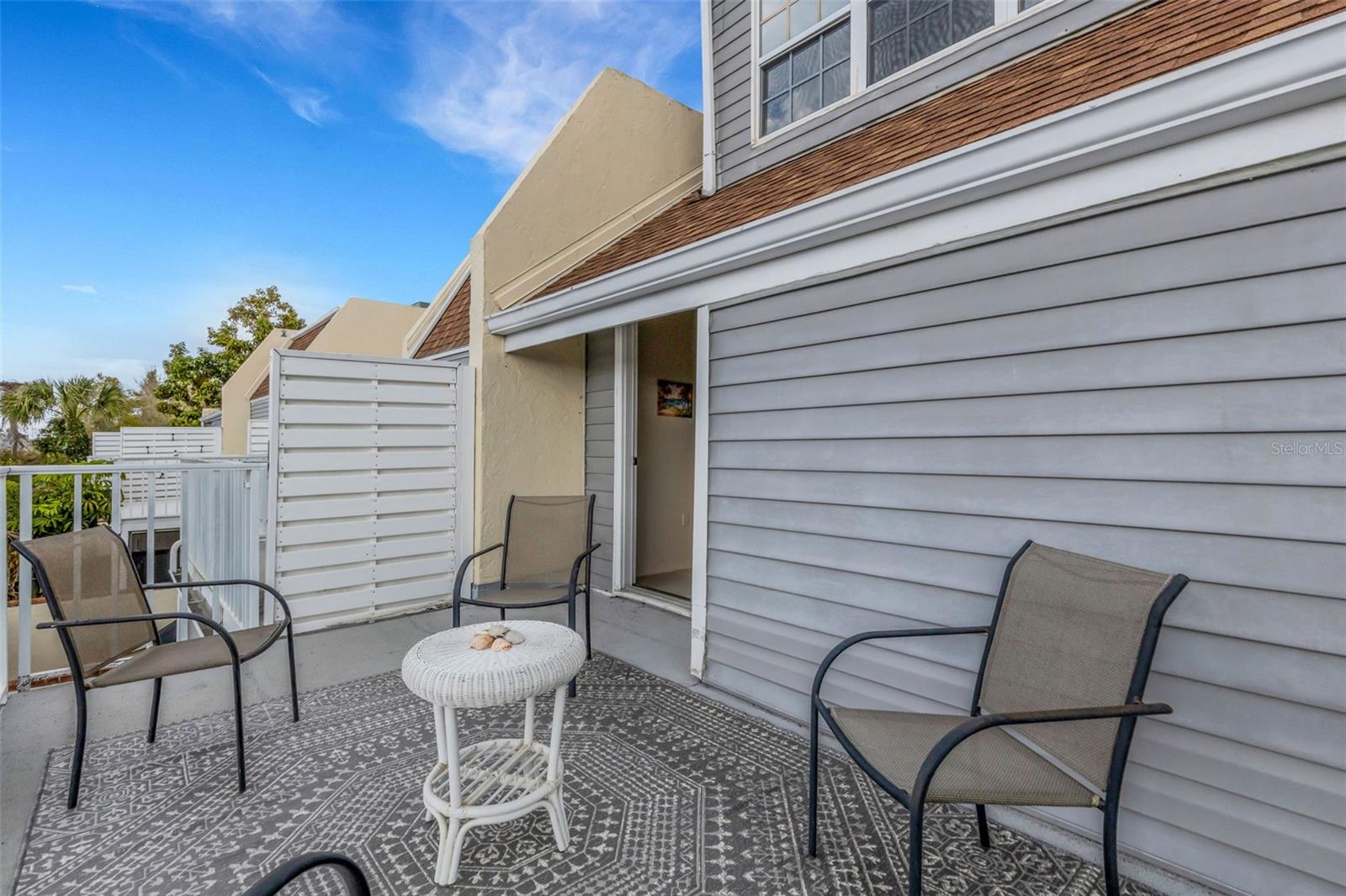 SUTTON PLACE - Residential