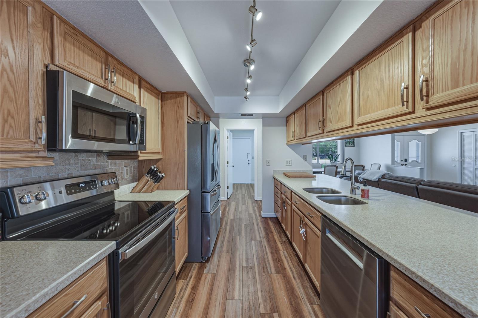 THE HEATHER PHASE VI - Residential