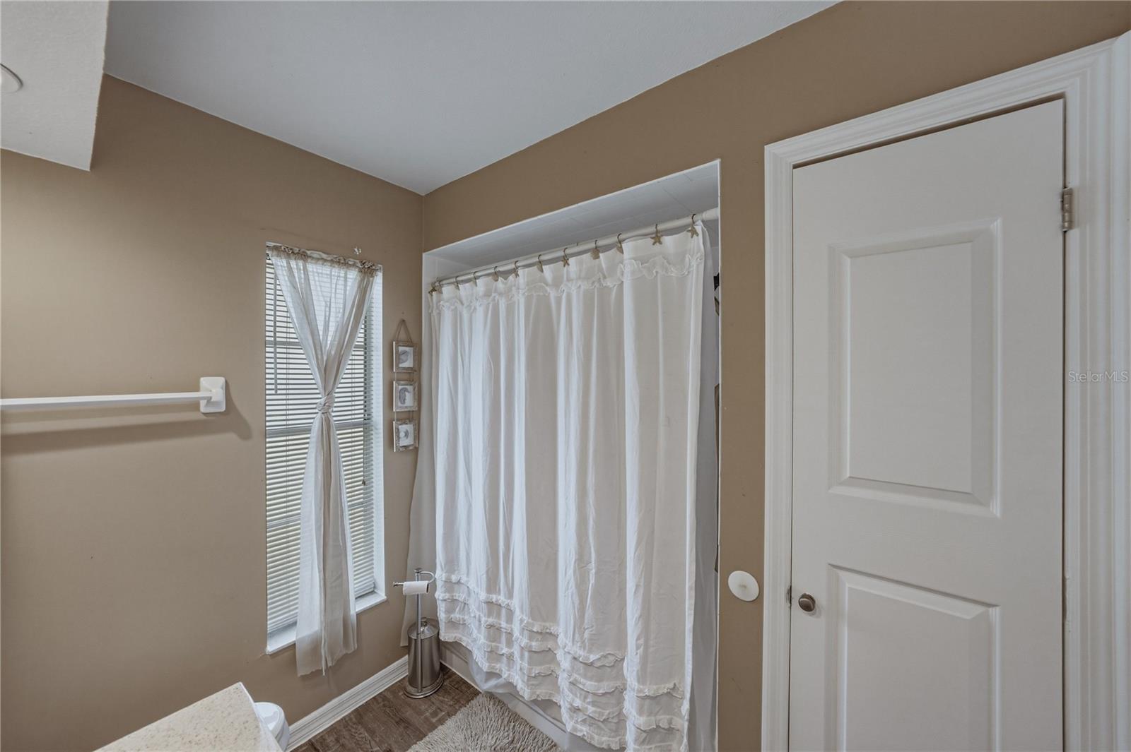 THE HEATHER PHASE VI - Residential