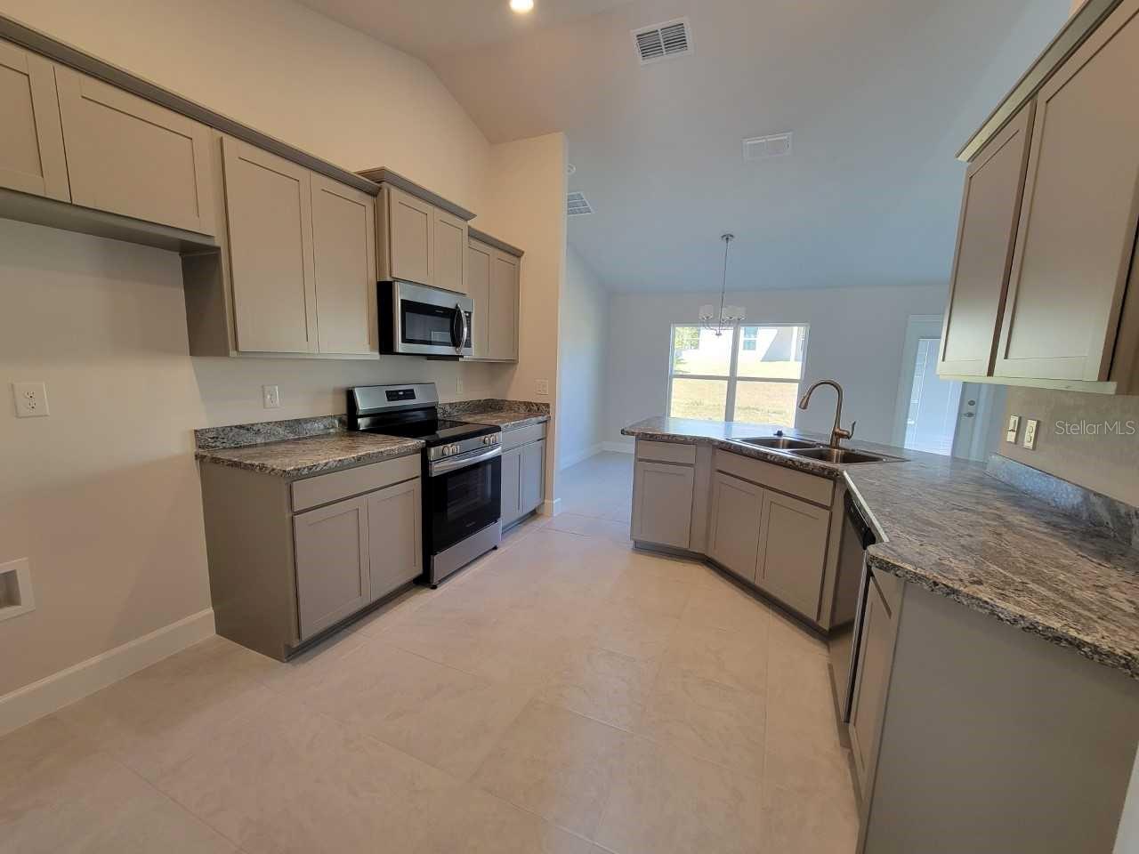 7658 SW 102ND LOOP