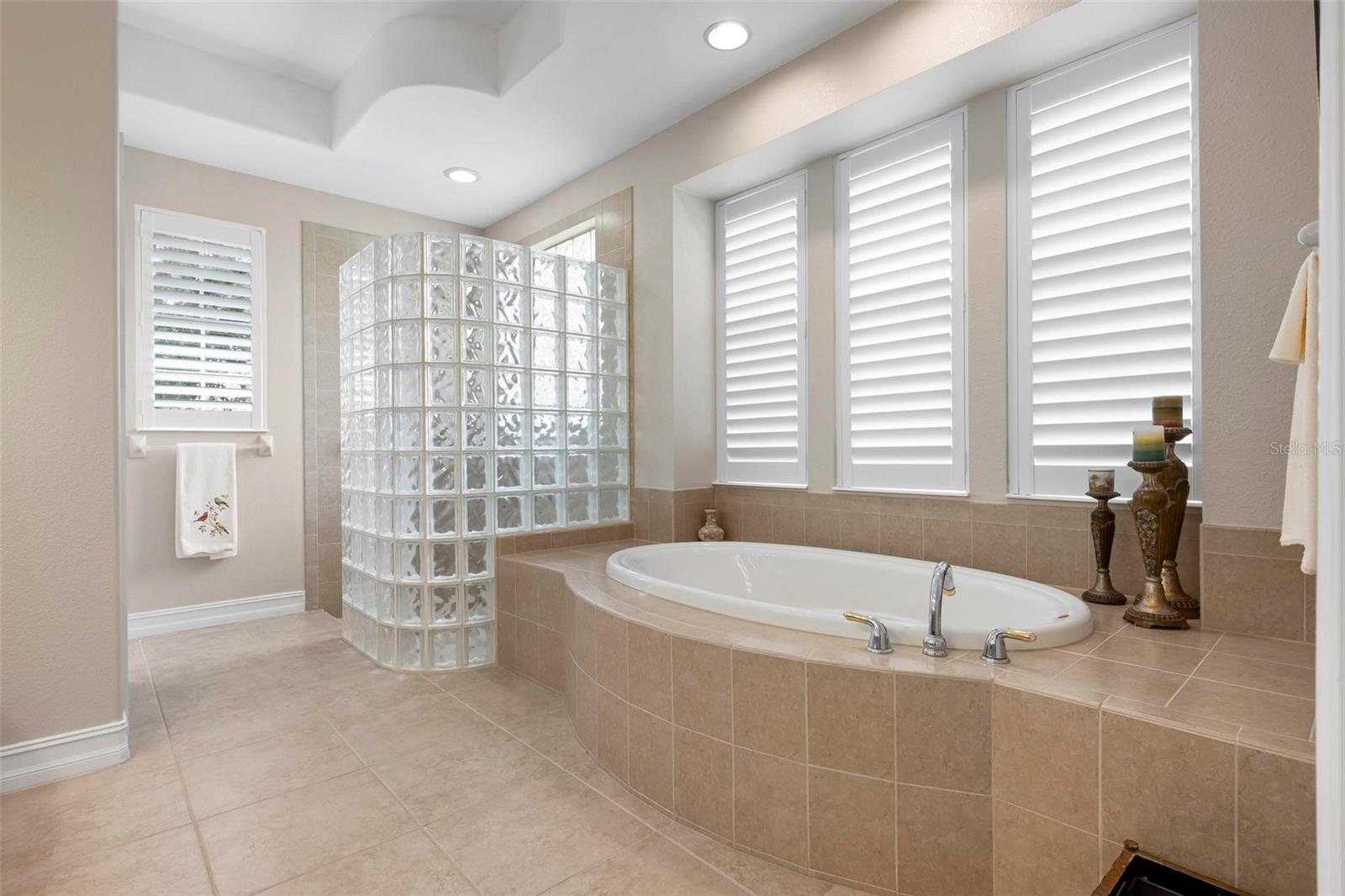 VENETIAN GOLF & RIVER CLUB PHA - Residential