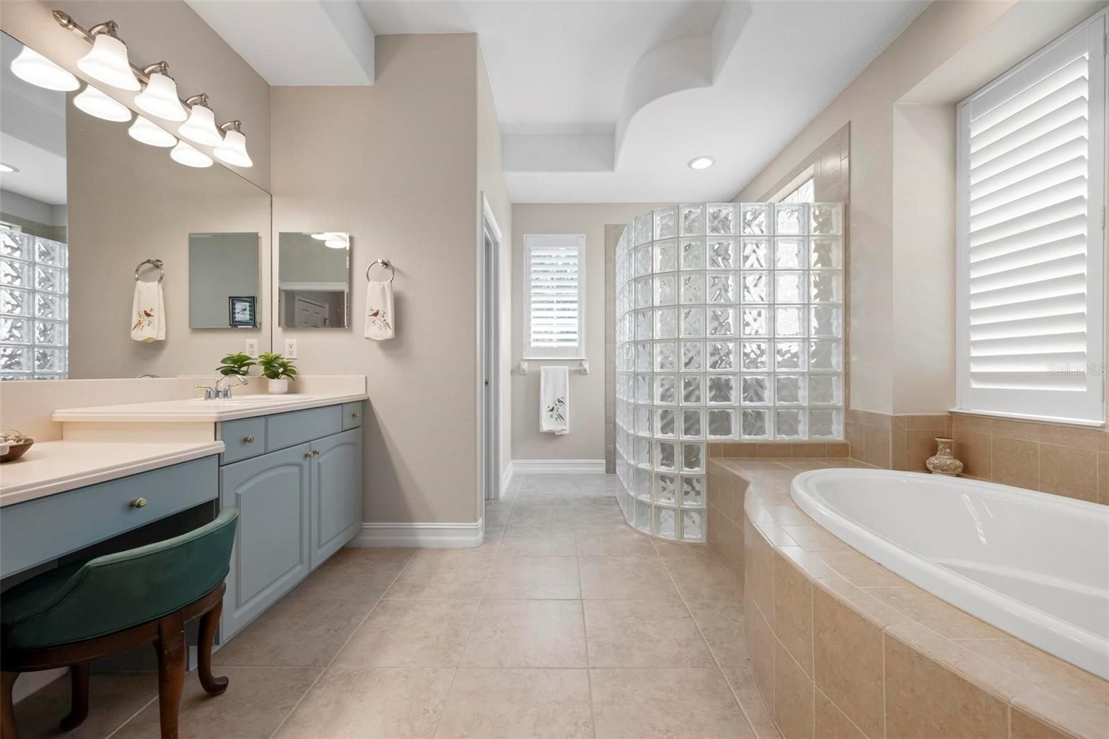 VENETIAN GOLF & RIVER CLUB PHA - Residential