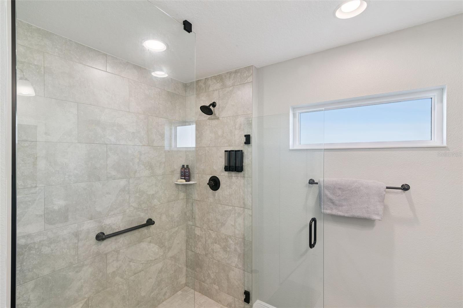 VILLAGES/WEST LAKE UN 64 - Residential