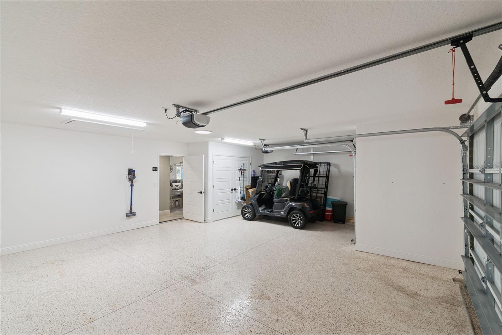 VILLAGES/WEST LAKE UN 64 - Residential