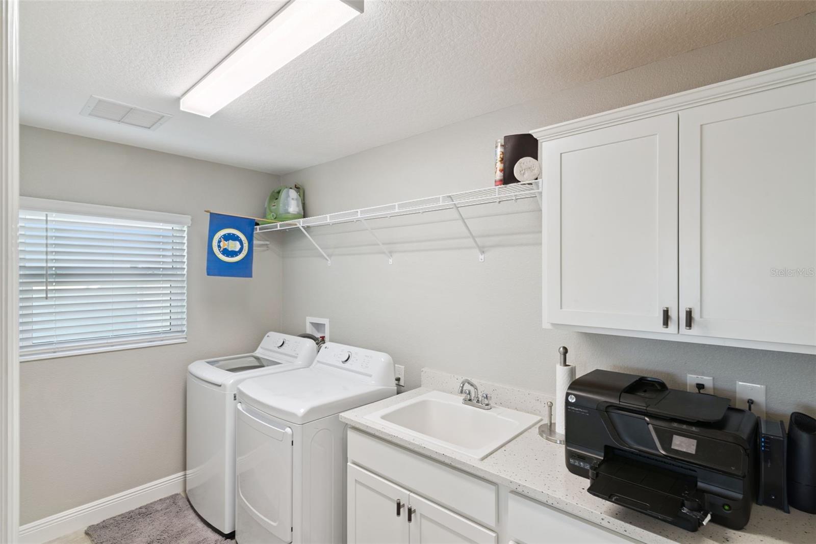 VILLAGES/WEST LAKE UN 64 - Residential