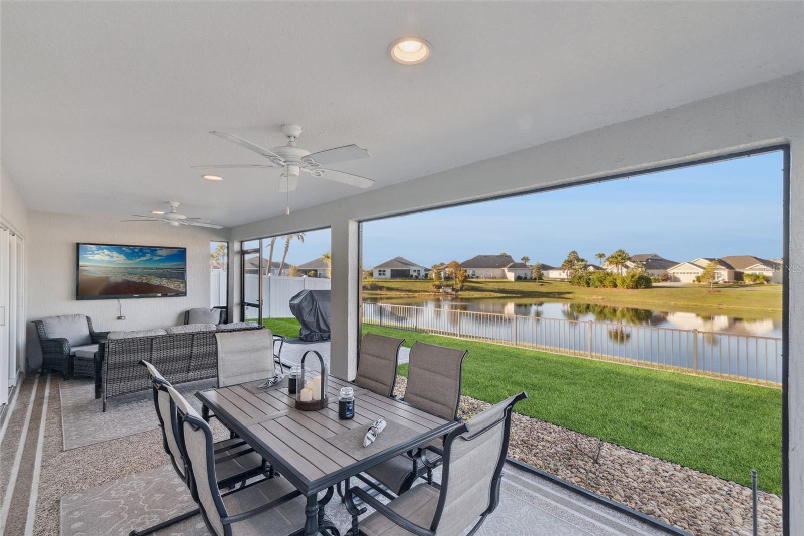 VILLAGES/WEST LAKE UN 64 - Residential