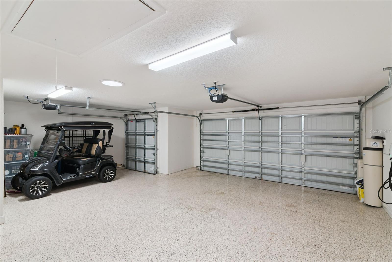 VILLAGES/WEST LAKE UN 64 - Residential