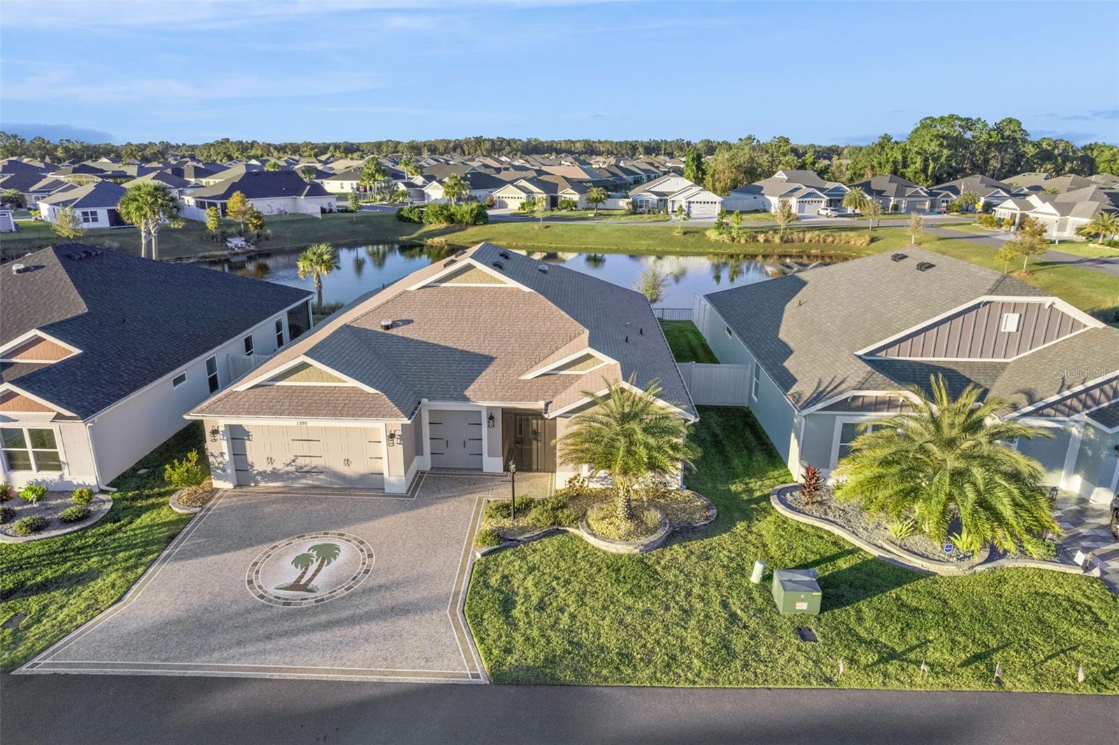 VILLAGES/WEST LAKE UN 64 - Residential