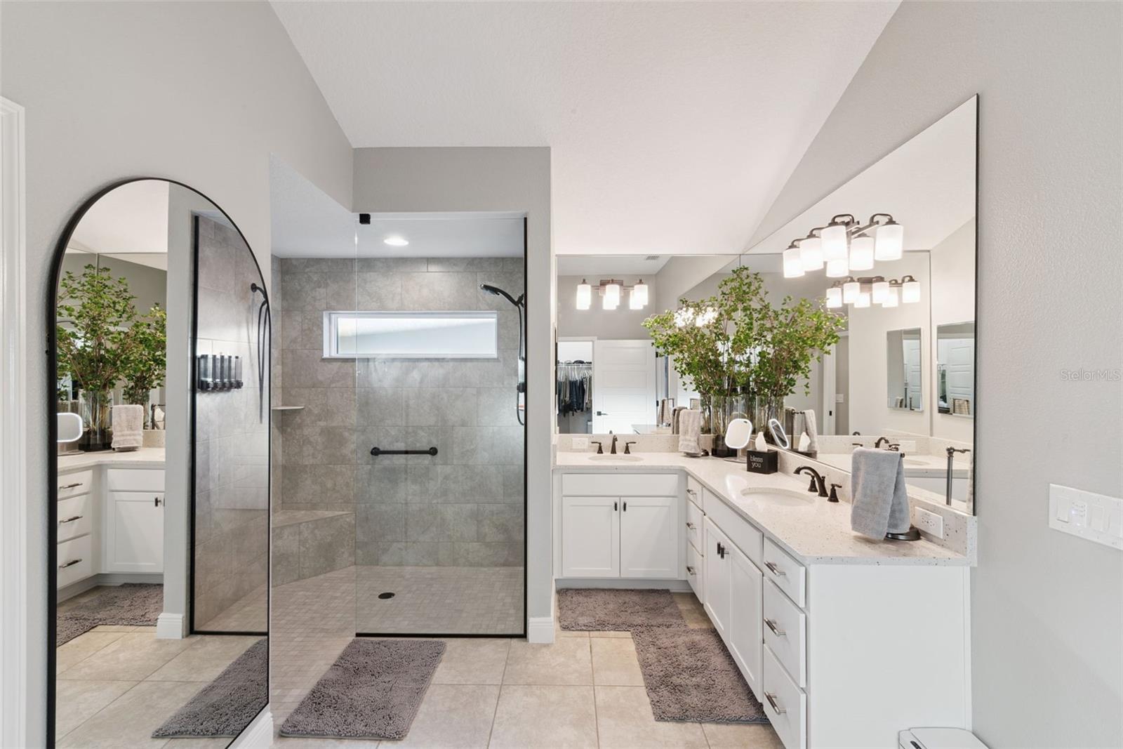 VILLAGES/WEST LAKE UN 64 - Residential