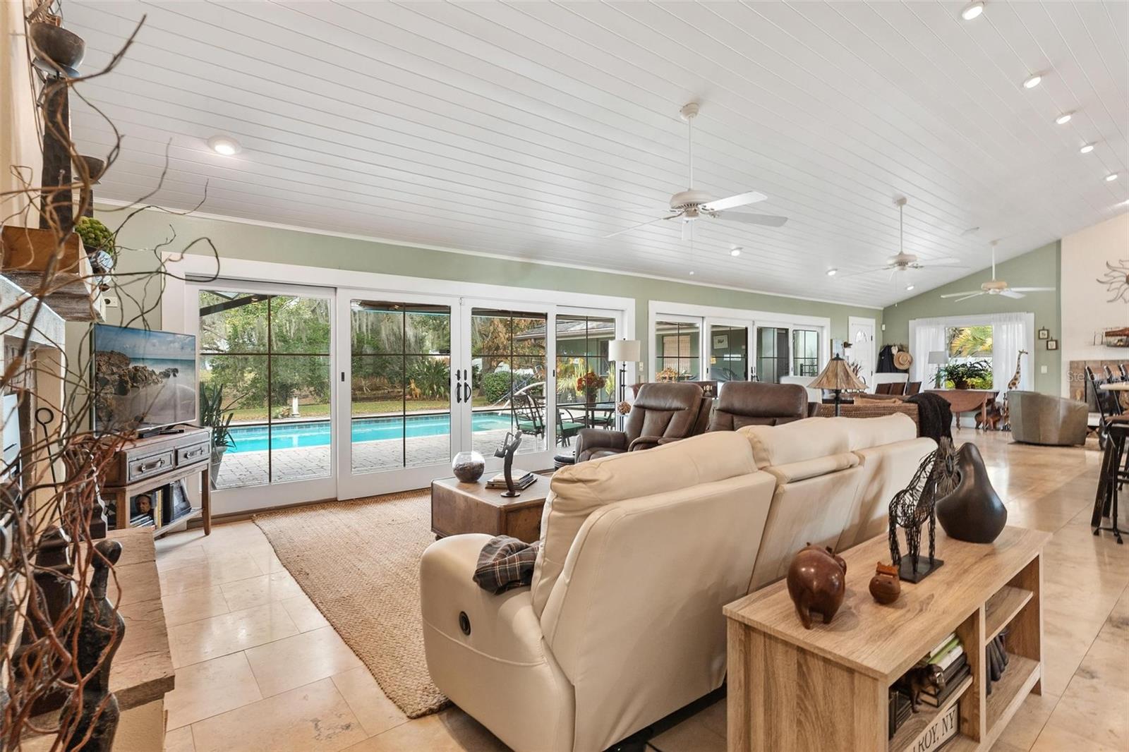 SILVER LAKE ESTATES - Residential