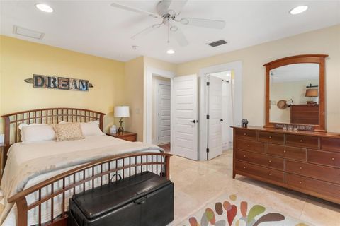 Tiny photo for 9175 Silver Lake Drive, Leesburg, FL 34788 (MLS # G5108329)