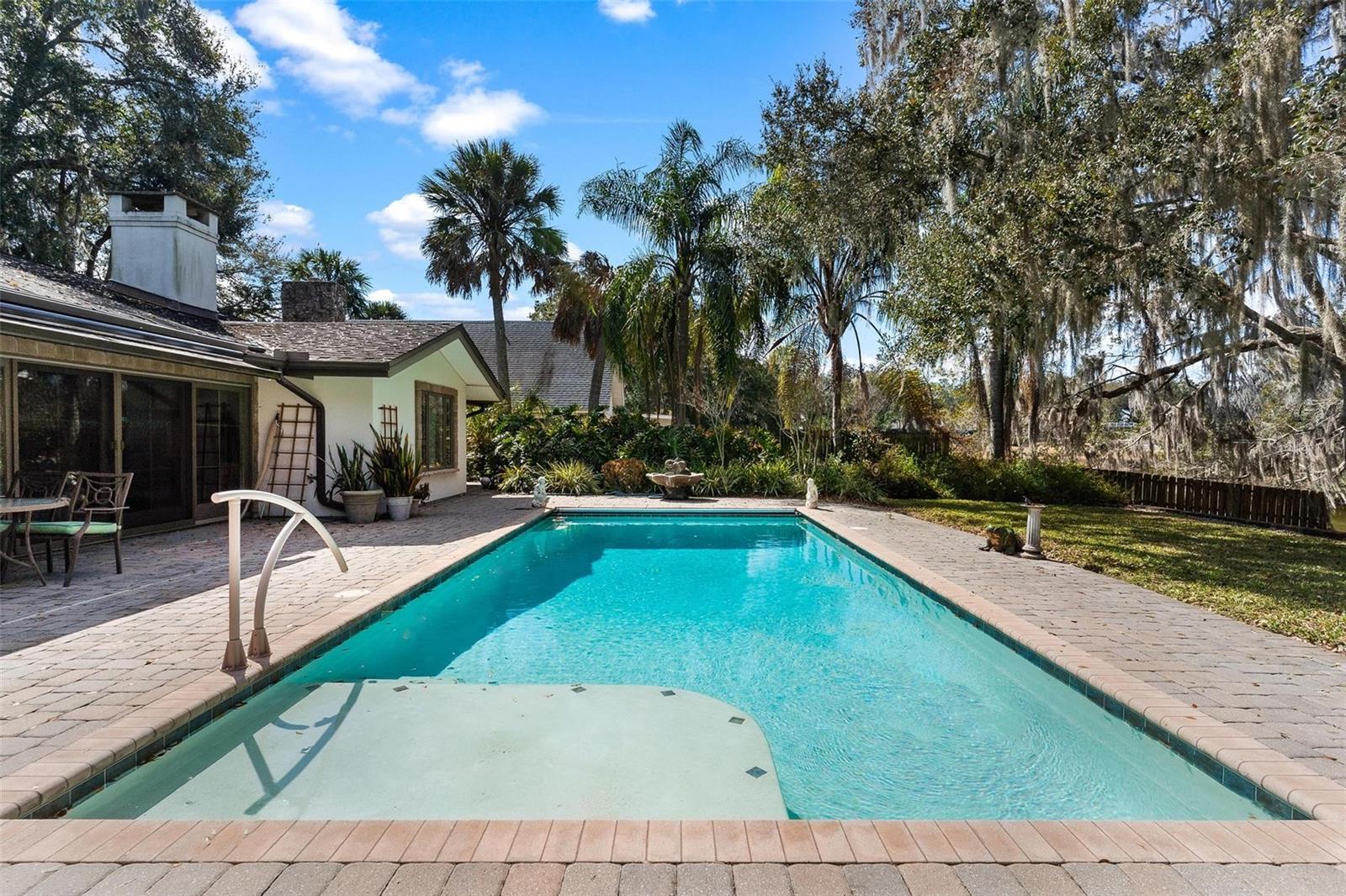 SILVER LAKE ESTATES - Residential