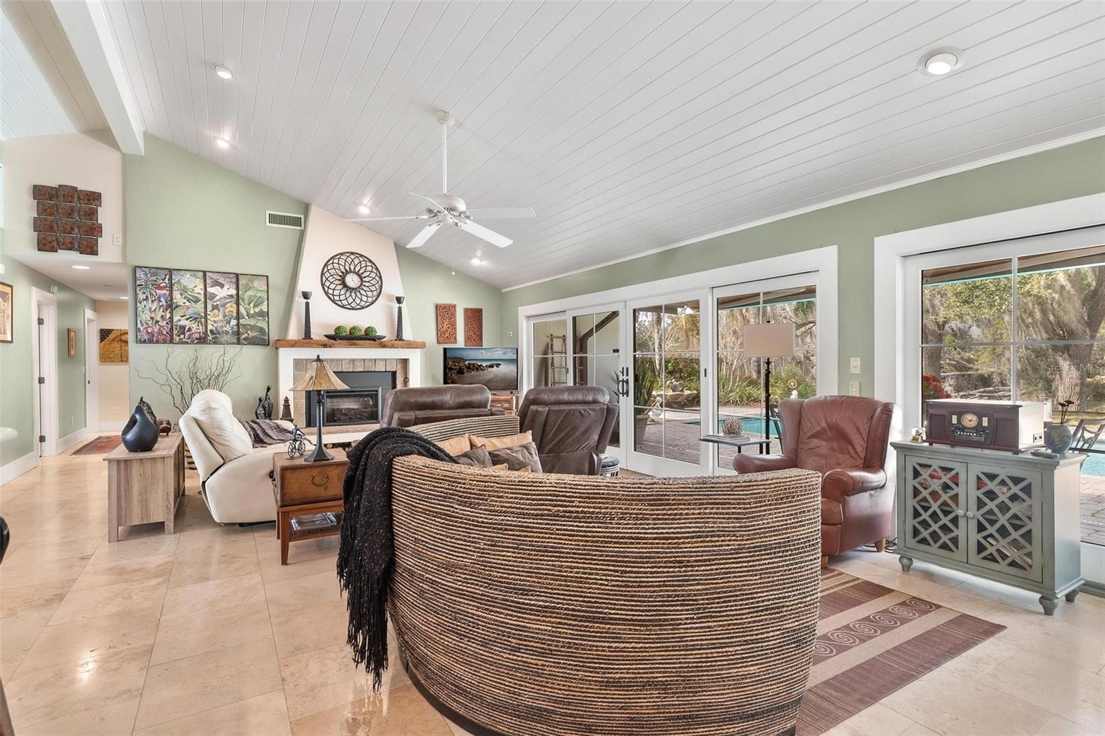 SILVER LAKE ESTATES - Residential