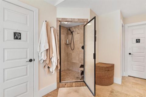 Tiny photo for 9175 Silver Lake Drive, Leesburg, FL 34788 (MLS # G5108329)