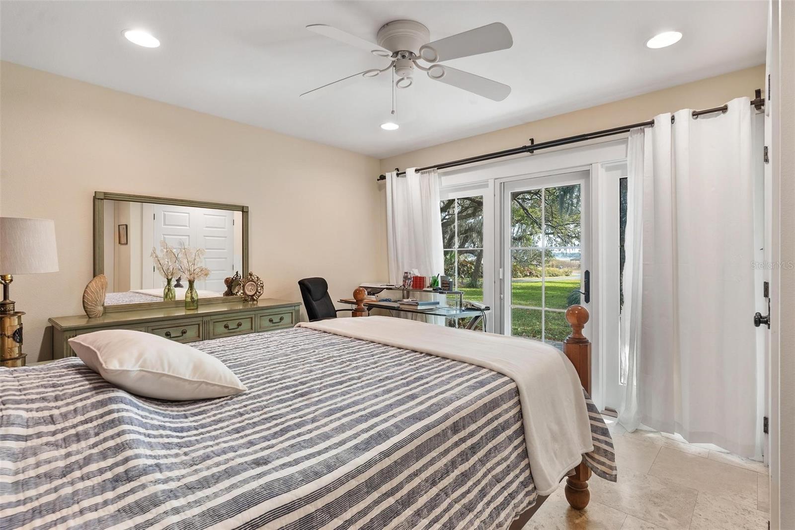 SILVER LAKE ESTATES - Residential