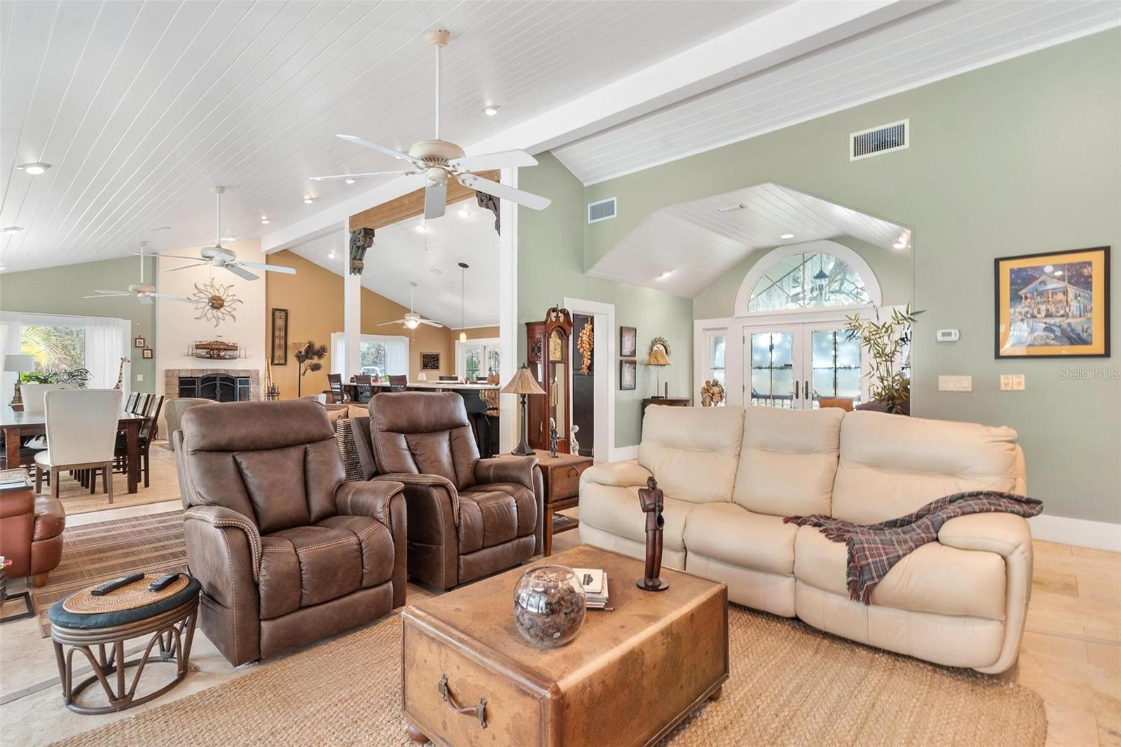 SILVER LAKE ESTATES - Residential