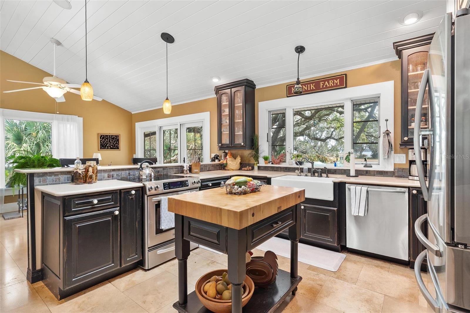 SILVER LAKE ESTATES - Residential