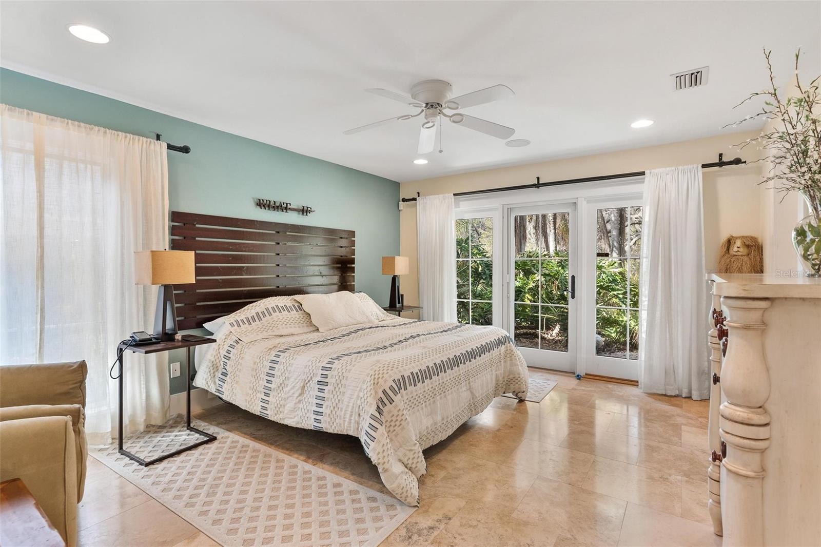 SILVER LAKE ESTATES - Residential