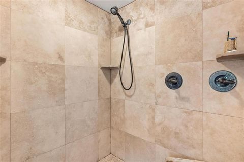 Tiny photo for 9175 Silver Lake Drive, Leesburg, FL 34788 (MLS # G5108329)