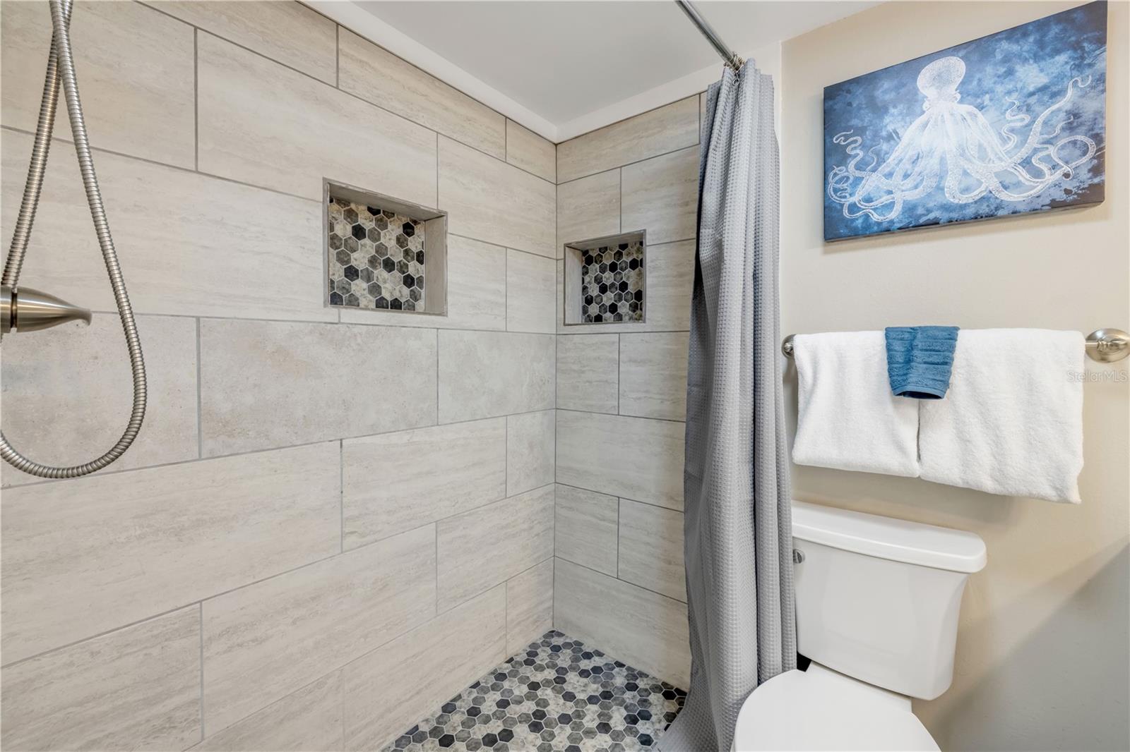 MARINERS COVE CONDO - Residential