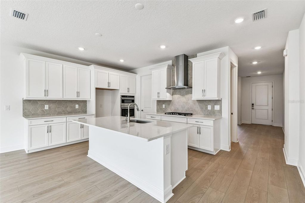 Photo of 7575 Seahawk Avenue, Sarasota, FL 34241 (MLS # R4909846)