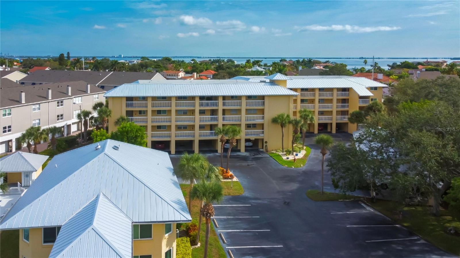 1125 PINELLAS BAYWAY S 304