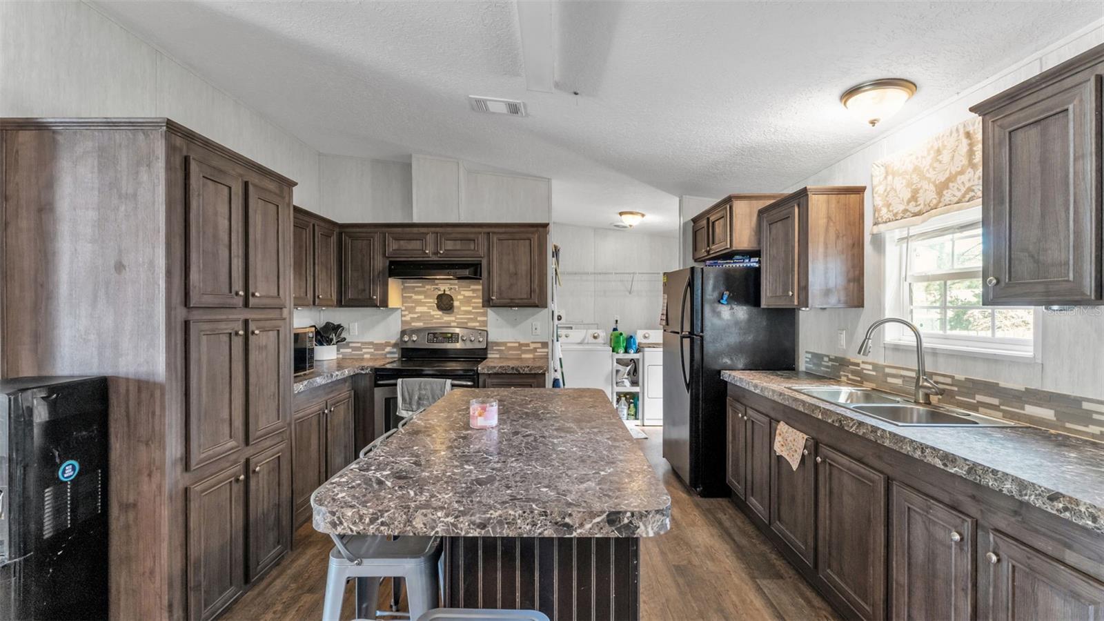 PIONEER TRAILS PH 02 - Residential