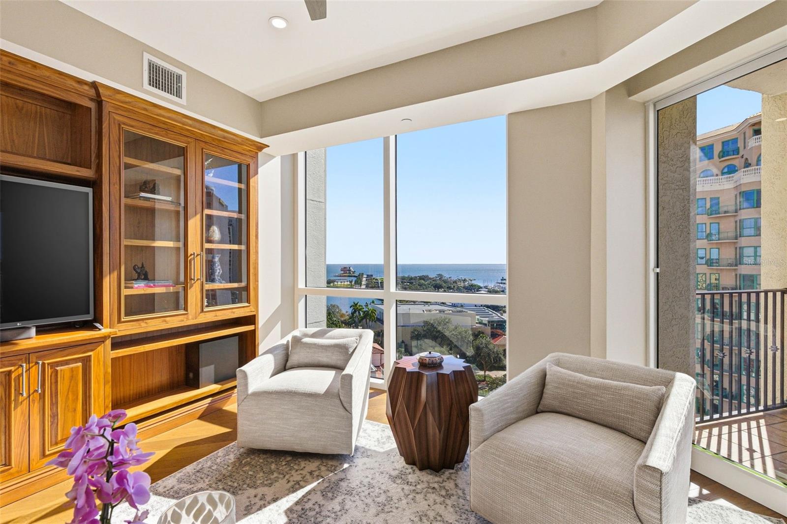 PARKSHORE PLAZA CONDO - Residential